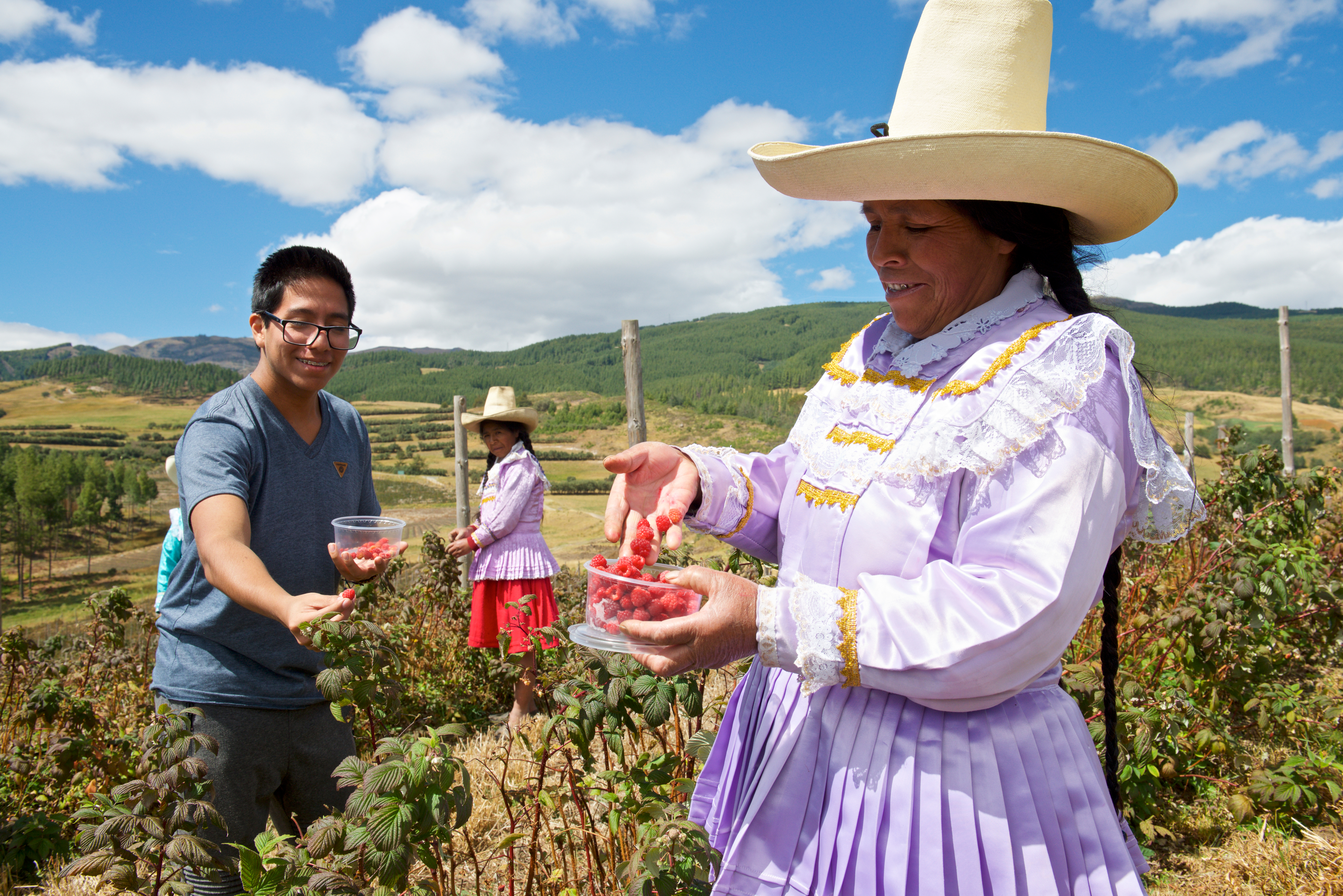 Personas participando en actividad cultural
